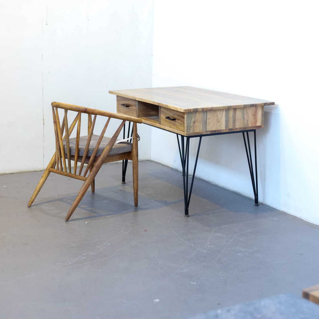Anurag Study Table With Metal Legs
